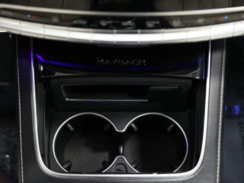 Used 2018 Mercedes-Benz Maybach S 560 4MATIC image 33