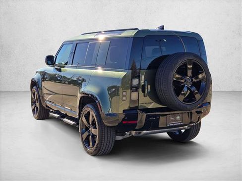 New 2026 Land Rover Defender 110 X-Dynamic SE image 9