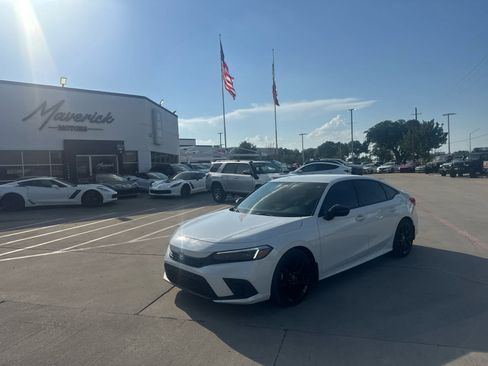 Used 2022 Honda Civic Sport image 1