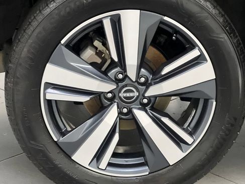 Used 2024 Nissan Rogue SL AWD/4WD image 72