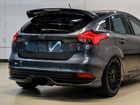 Used 2015 Ford Focus ST image 11