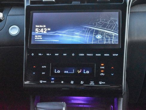 Used 2024 Hyundai Santa Cruz Limited image 12