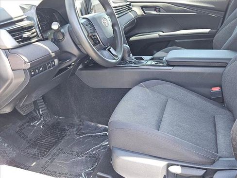 Used 2025 Toyota Camry SE FWD image 21