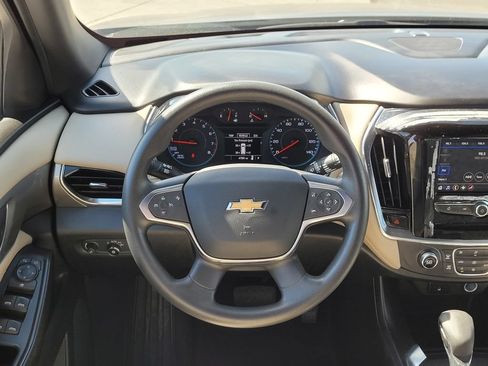Used 2023 Chevrolet Traverse LS FWD image 12