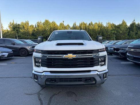 Used 2025 Chevrolet Silverado 2500 LT w/ Convenience Package AWD/4WD image 3