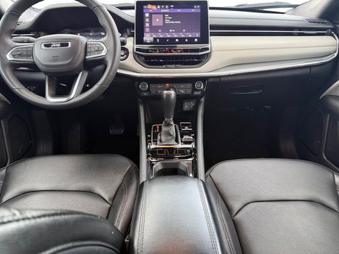 Used 2024 Jeep Compass Limited image 10