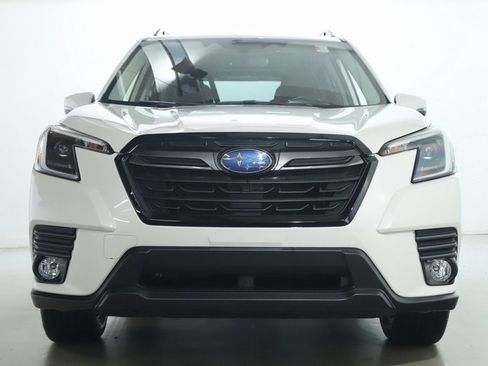Certified 2023 Subaru Forester Limited image 5