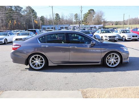 Used 2016 Honda Accord Touring image 6