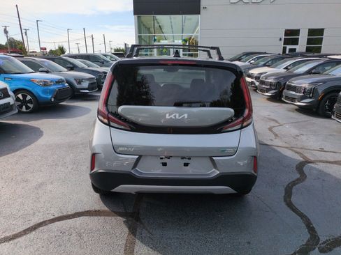 Used 2024 Kia Soul EX FWD image 6
