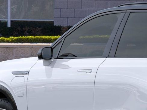Used 2027 Cadillac Vistiq Sport w/ LPO, Floor Liner Package AWD/4WD image 36