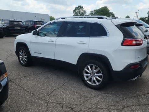 Used 2016 Jeep Cherokee Limited AWD/4WD image 7