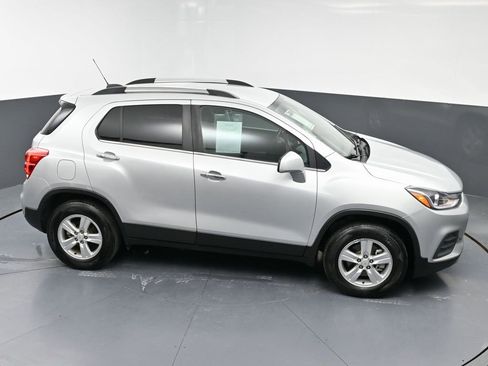 Used 2019 Chevrolet Trax LT w/ LT Convenience Package image 43