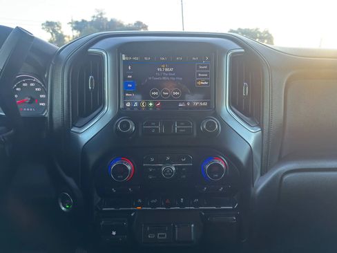 Used 2019 Chevrolet Silverado 1500 LT w/ Texas Edition image 18