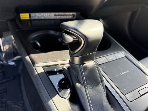 Certified 2022 Lexus UX 200 200 w/ Accessory Package (Z1) image 20