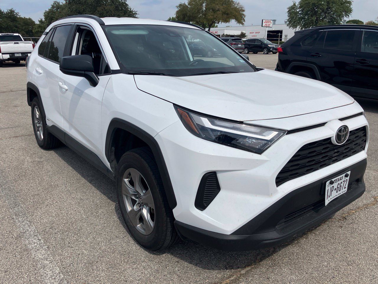 Used 2025 Toyota RAV4 LE AWD/4WD image 3