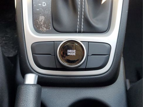 New 2025 Hyundai Venue SEL image 27