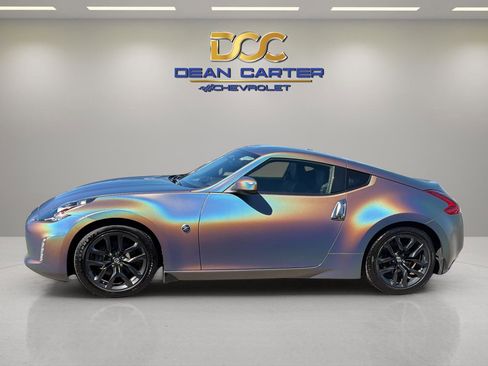 Used 2018 Nissan 370Z Touring RWD image 2