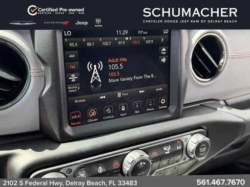 Used 2023 Jeep Wrangler Unlimited Sahara AWD/4WD image 18