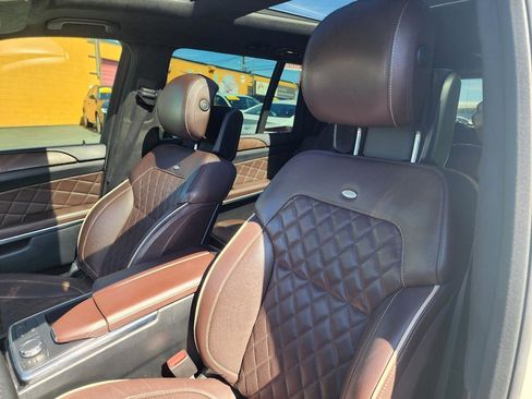 Used 2016 Mercedes-Benz GL 550 4MATIC image 14