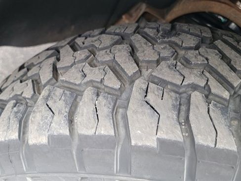 Used 2016 Chevrolet Suburban LT w/ Luxury Package image 11