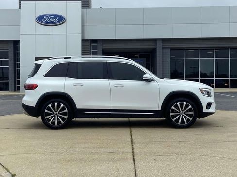 Used 2023 Mercedes-Benz GLB 250 image 2