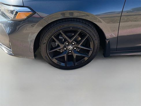Used 2025 Honda Civic Sport image 27