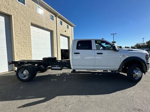 New 2026 RAM 5500 Tradesman w/ Chrome Appearance Group AWD/4WD image 11