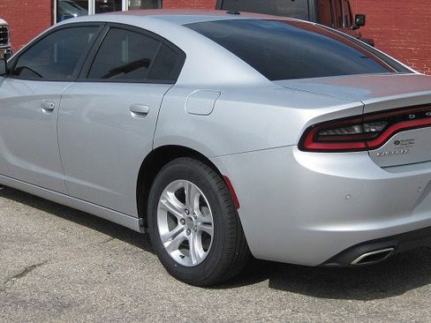 Used 2020 Dodge Charger SXT image 1