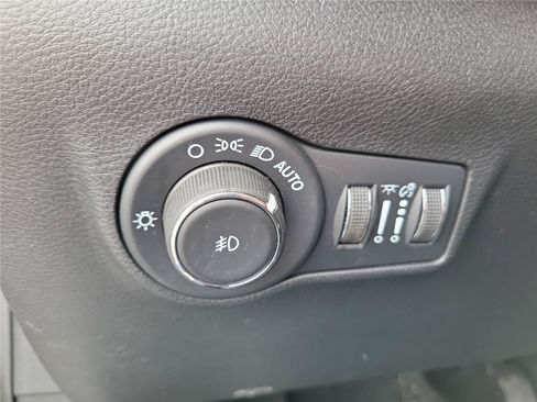 Used 2022 Jeep Compass Latitude w/ Convenience Group AWD/4WD image 23