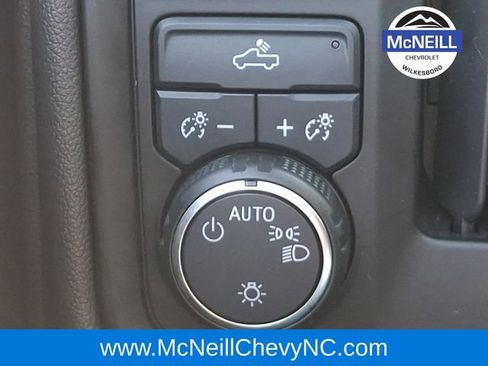 Used 2022 Chevrolet Silverado 1500 Custom image 23