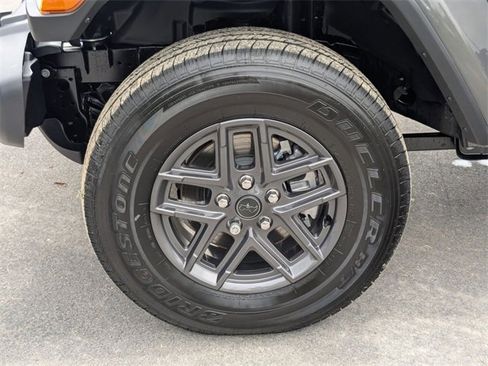 New 2025 Jeep Gladiator Sport image 9