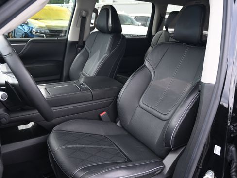 Used 2025 INFINITI QX80 Sensory AWD/4WD image 16