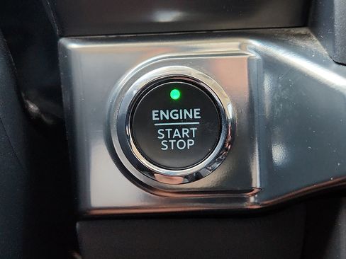Used 2023 Ford F150 Lariat AWD/4WD image 16