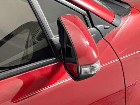 Used 2020 Toyota C-HR LE image 10