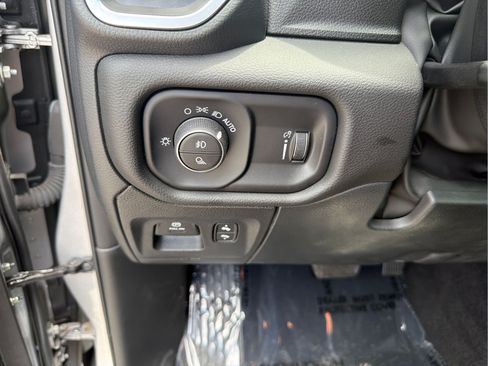 Used 2025 RAM 1500 Big Horn RWD image 13