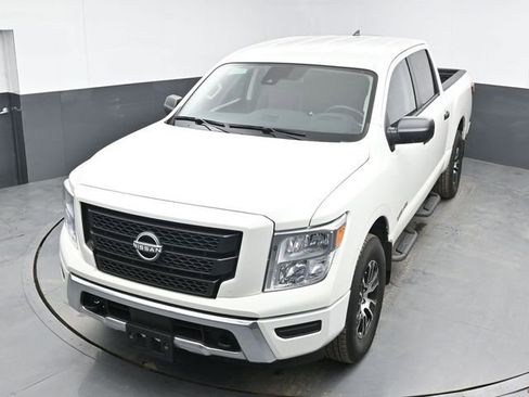 Used 2024 Nissan Titan SV w/ Accessory Utility Package image 15