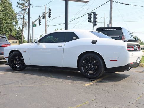 Used 2021 Dodge Challenger R/T RWD image 10