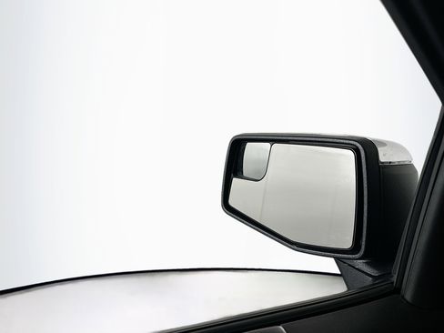 Used 2023 Chevrolet Silverado 1500 LT image 16