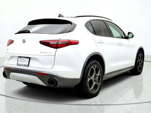 Used 2023 Alfa Romeo Stelvio Ti AWD/4WD image 5