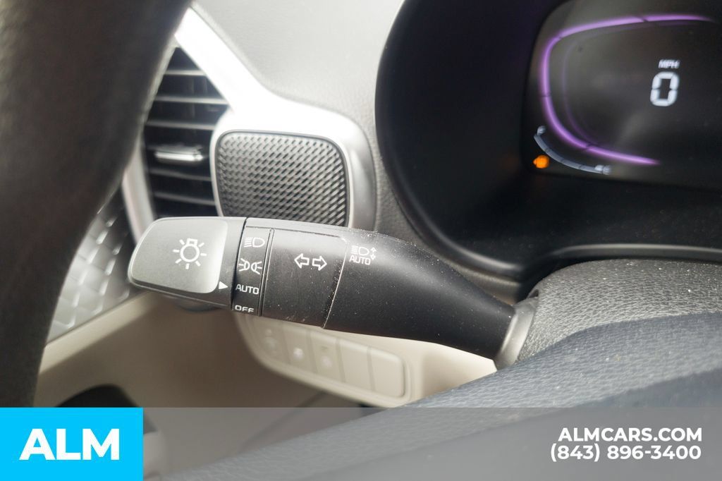 Used 2025 Kia Soul LX w/ LX Technology Package FWD image 31