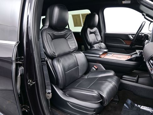 Used 2019 Lincoln Navigator L Reserve image 14