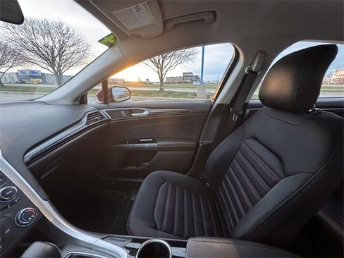 Used 2014 Ford Fusion SE w/ Equipment Group 201A image 30