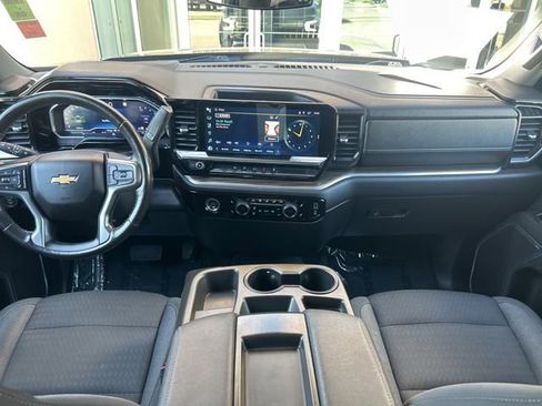Used 2022 Chevrolet Silverado 1500 LT image 18