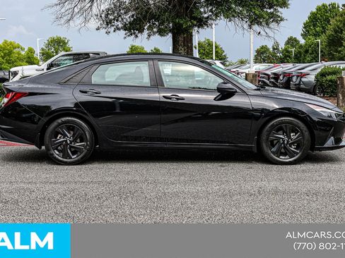 Used 2023 Hyundai Elantra SEL FWD image 11