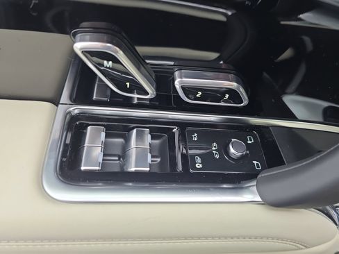 New 2026 Land Rover Range Rover SE image 27