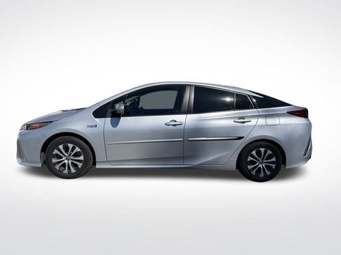 Used 2021 Toyota Prius Prime LE image 3
