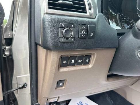 Used 2022 Lexus GX 460 Premium w/ Premium Plus Package AWD/4WD image 14