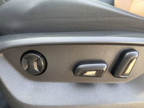 Used 2019 Volkswagen Tiguan SEL R-Line AWD/4WD image 12