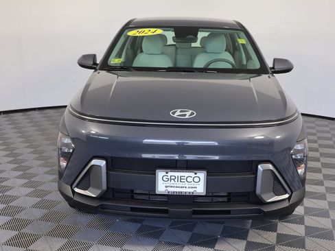Used 2024 Hyundai Kona SE AWD/4WD image 3