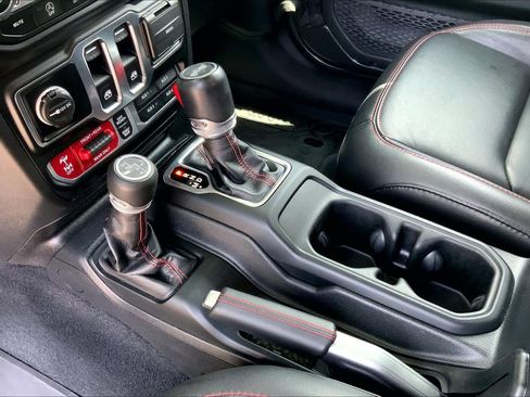 Used 2023 Jeep Wrangler Rubicon AWD/4WD image 18